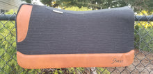 32" x 30" Roper Pad - Black / Oro Russett